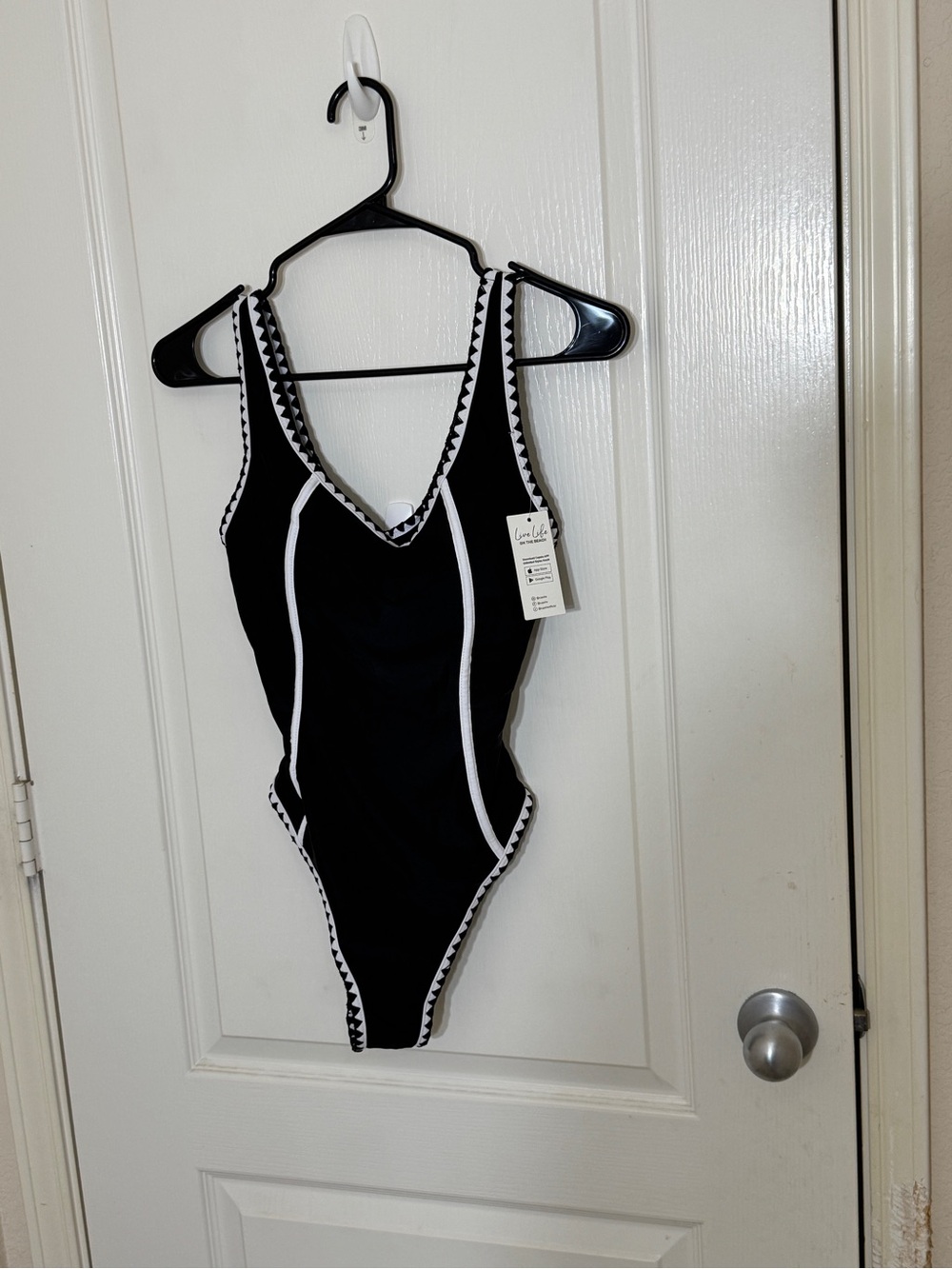 Cupshe Black One Piece Swimsuit Contrast Piping Scallop Trim High Cut NWT S
